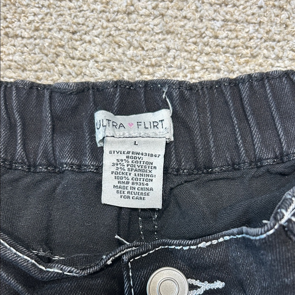Ultra Flirt Jeans - Size L - Picture 5 of 6